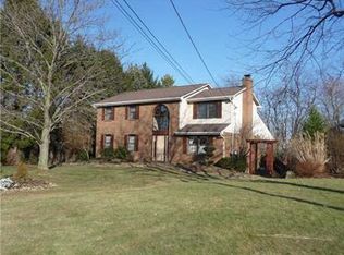 30 Regina Dr, Mc Kees Rocks, PA 15136