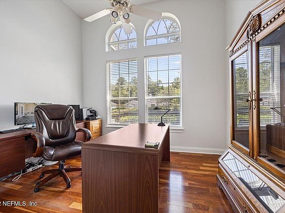 4th image of 2983 Country Club Blvd