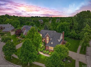 24118 Trafalgar Ct, Novi, MI 48374