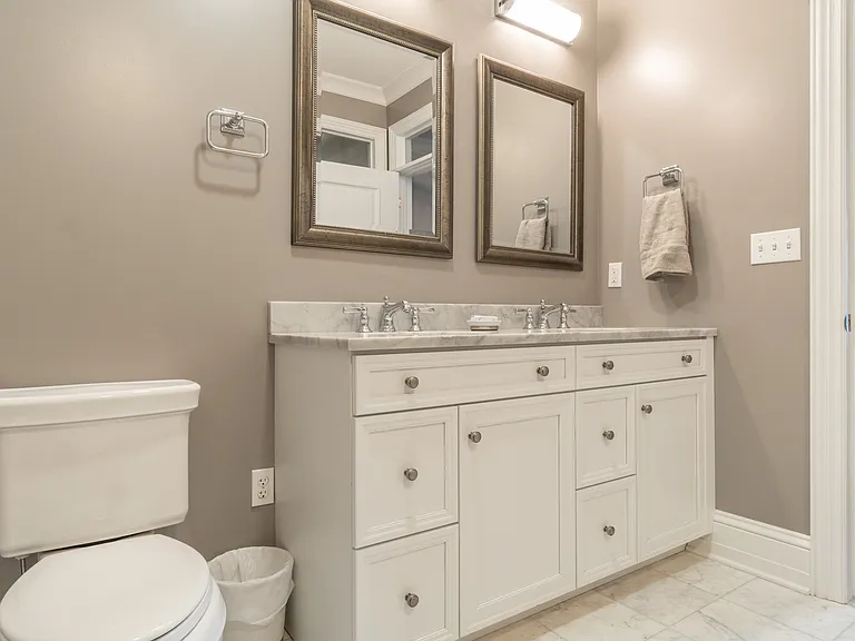 37 Henry St #401 — Photo 16