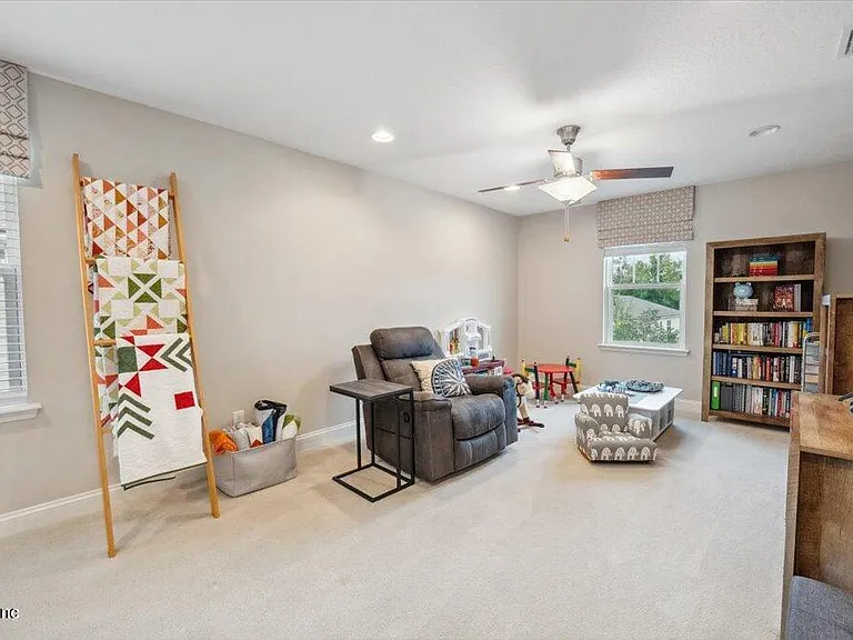 1120 Persimmon Dr — Photo 29
