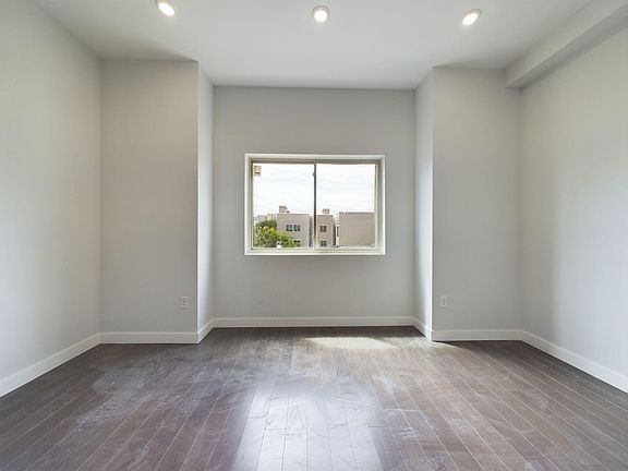 4th image of 1953 N Marshall St #3