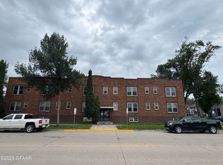 421 1st Ave S, Grand Forks, ND 58201