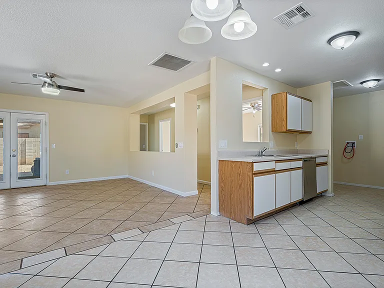 1596 W Carey Belle Ct — Photo 11