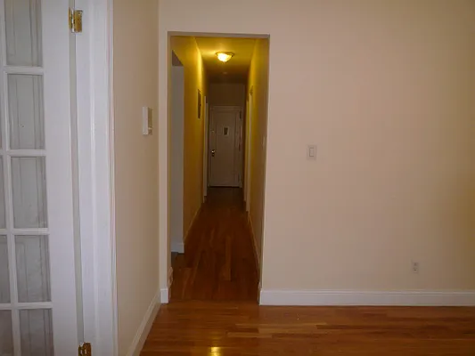 Rented by DSA Realty Midtown West | media 52