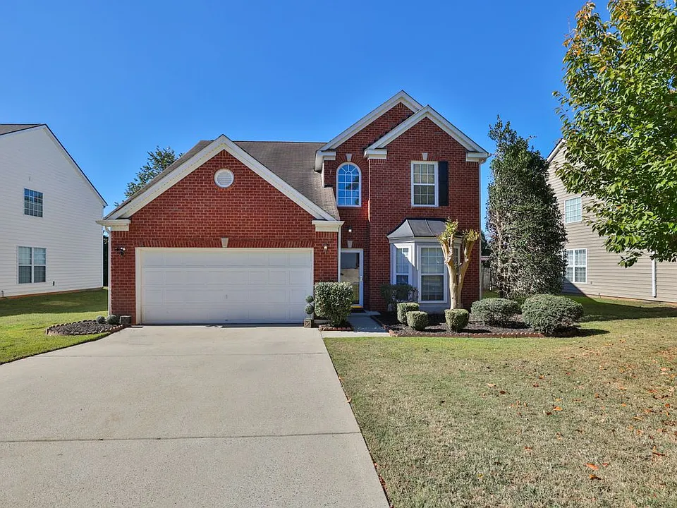 1240 Everwood Dr SW