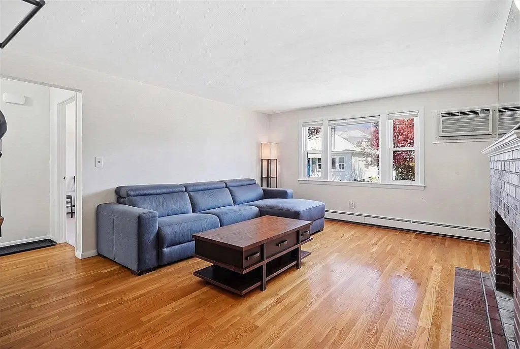 2 bed, 1000 sqft, $3,200 — Photo 4