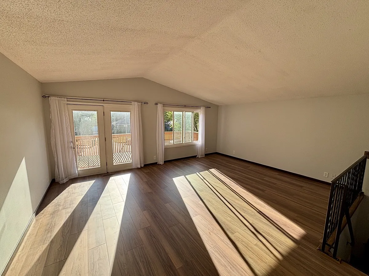 3 bed, 1700 sqft, $2,495 — Photo 3