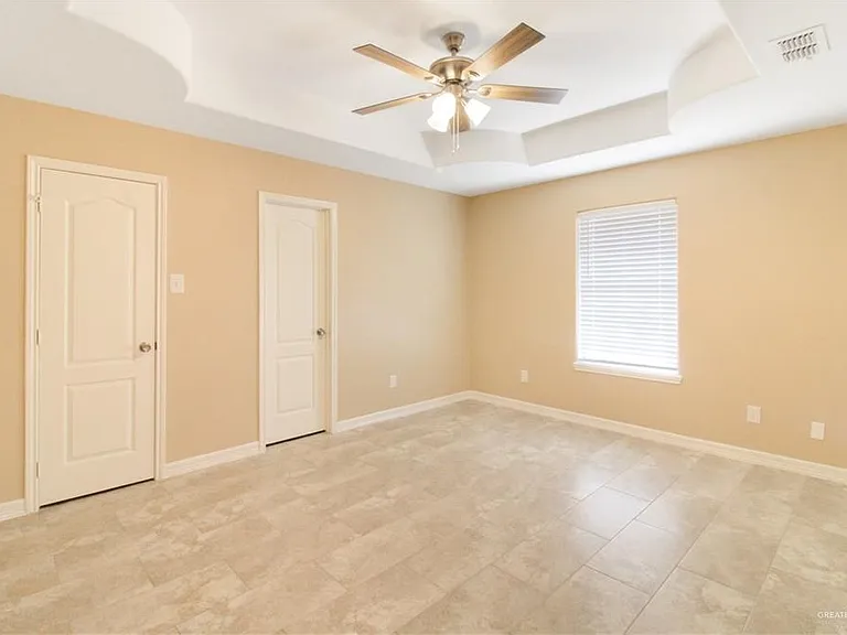 3504 N Champagne Dr — Photo 18