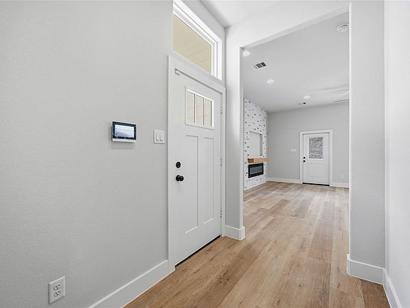 4th image of 10612 Ashville Dr