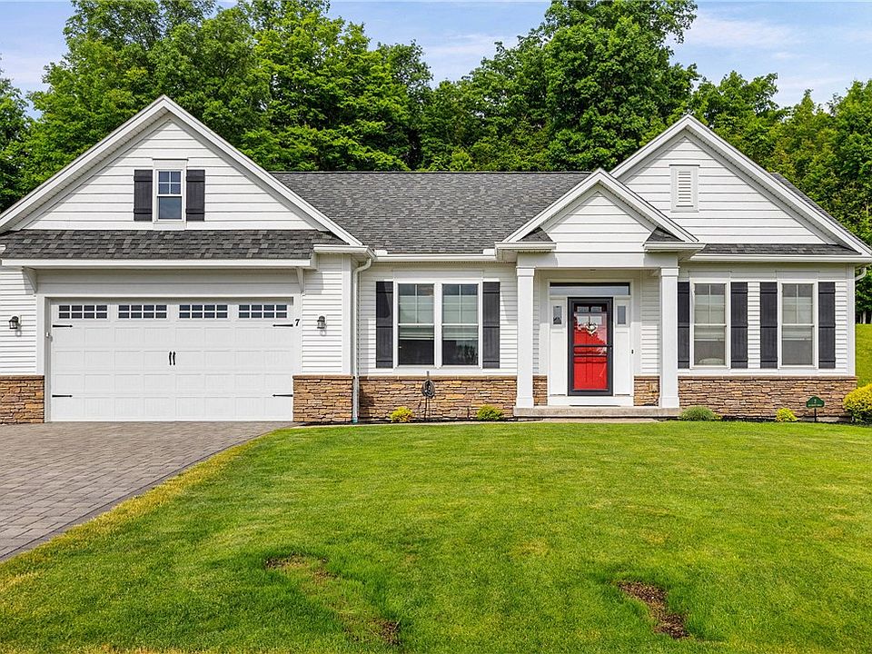 1st image of 7 Rothbury Cir