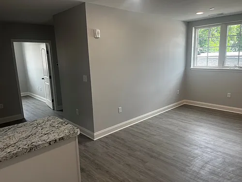 414 Eastern Blvd #3 Photo 1