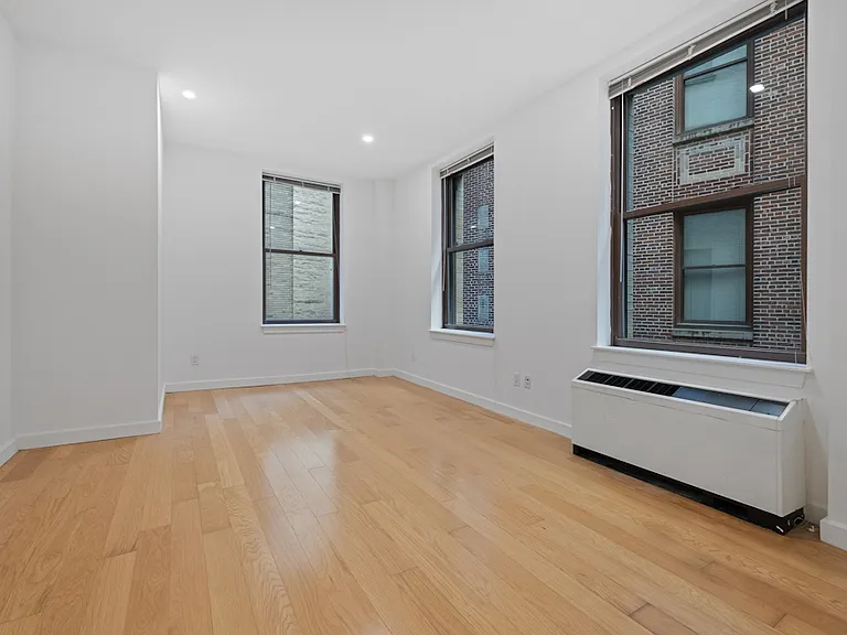 37 Wall St #16-H — Photo 1