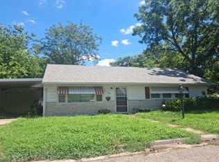 827 Cleary Ave, Junction City, KS 66441