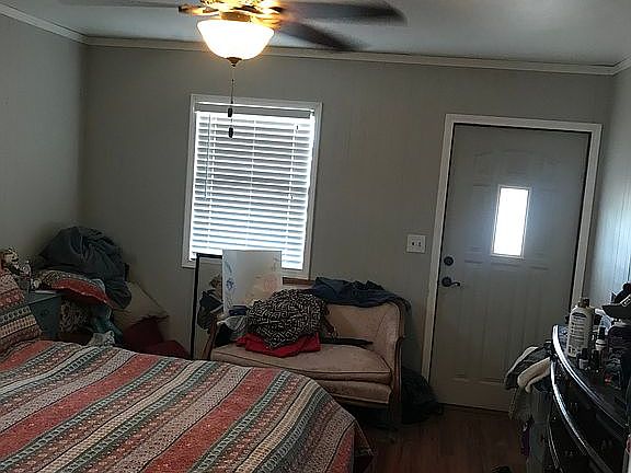3rd image of 615 6th St