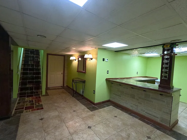 418 Bridge St — Photo 29