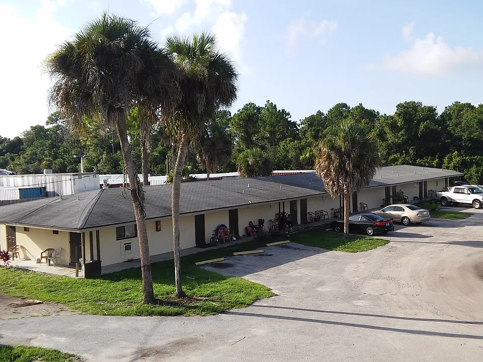 2000 N Tamiami Trl #129