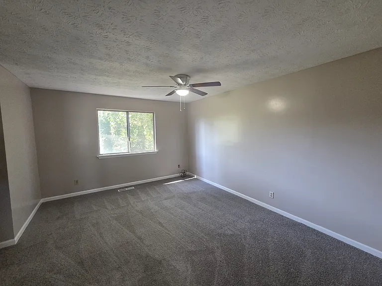686 Longbow Ct — Photo 11