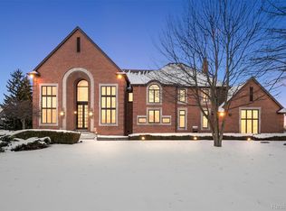 5744 Lochmoor Ct, Rochester, MI 48306