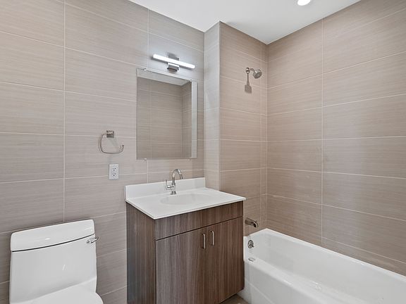 5th image of 43-46 39th Pl #608
