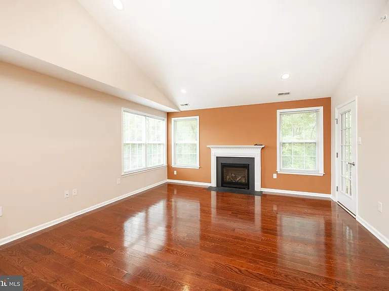 141 Stewarts Ct #307 — Photo 7