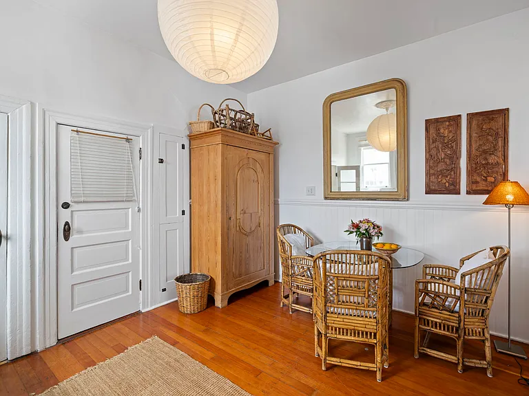 121 Varennes St #1F — Photo 12