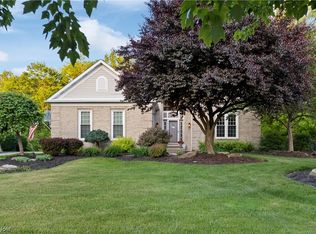424 Troubadour Dr, Northfield, OH