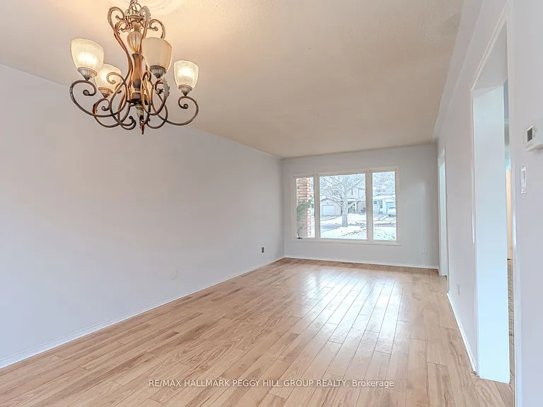 111 Garden Dr — Photo 3