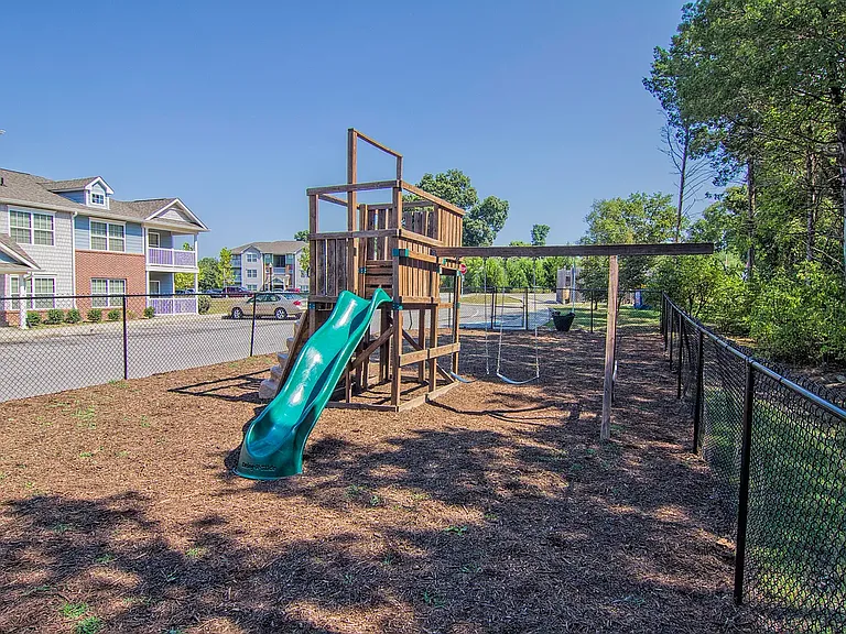 Hanover Ridge Apartments — Photo 11