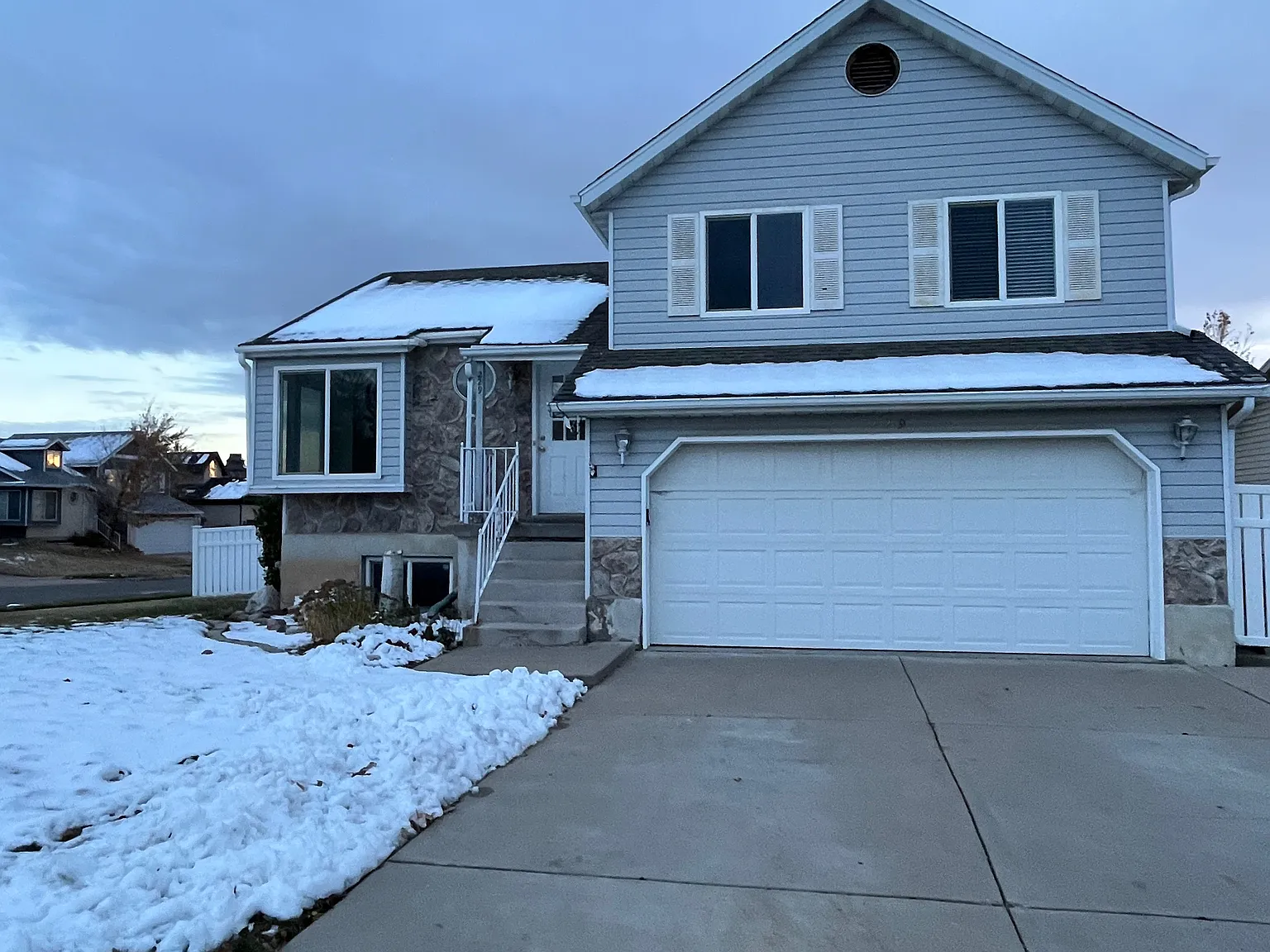 4 bed, 1900 sqft, $2,400 — Photo 3