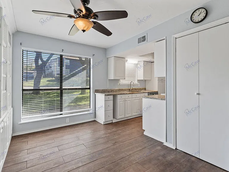 2101 Park Willow Ln #B — Photo 7