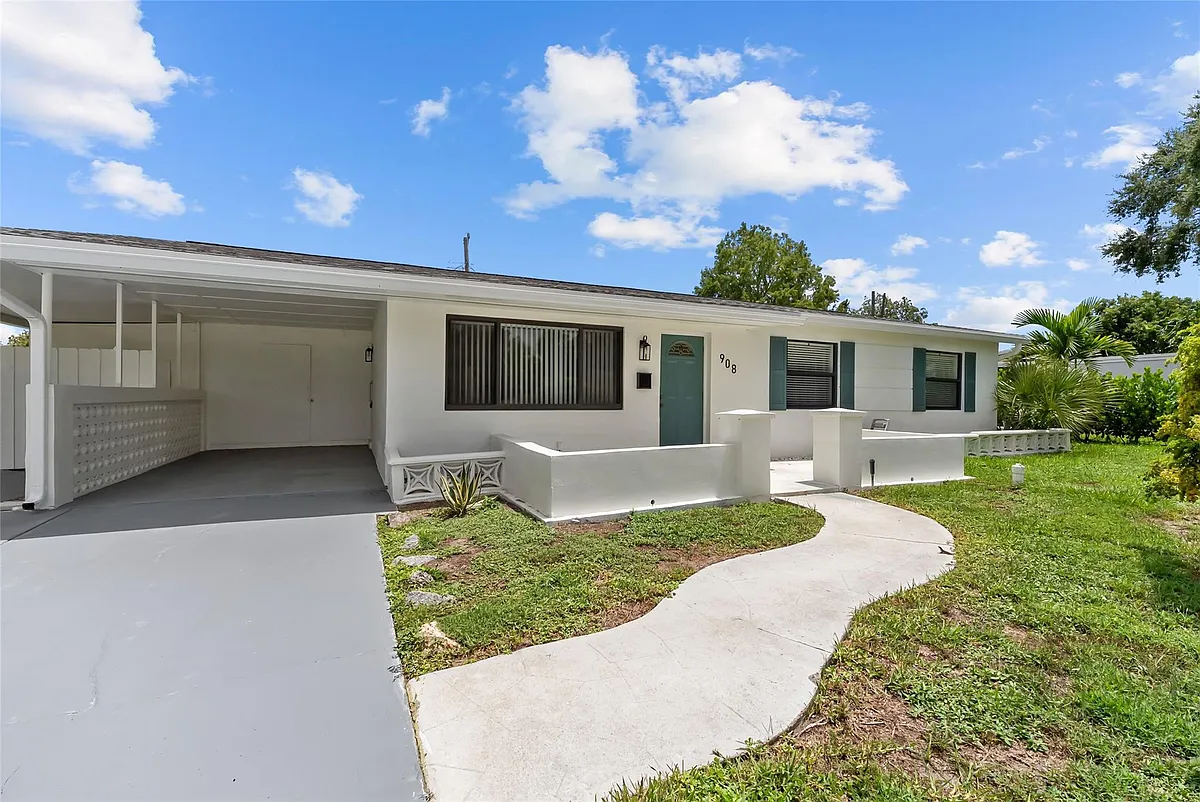 Building Photo - 908 Lighthouse Dr