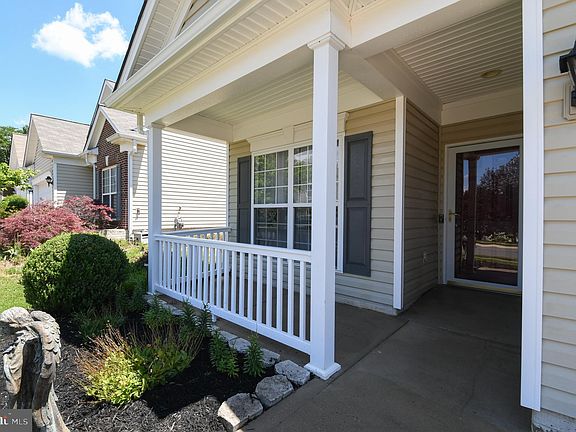 5th image of 191 Smithfield Way