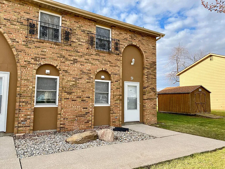1501 Superior Dr #8 — Photo 2