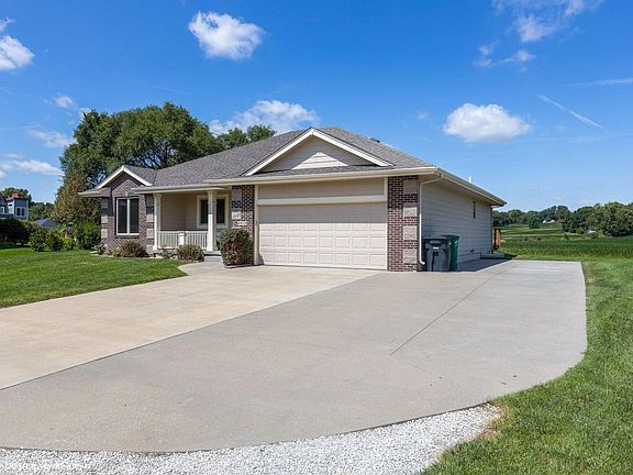 2nd image of 4839 Rose Cir