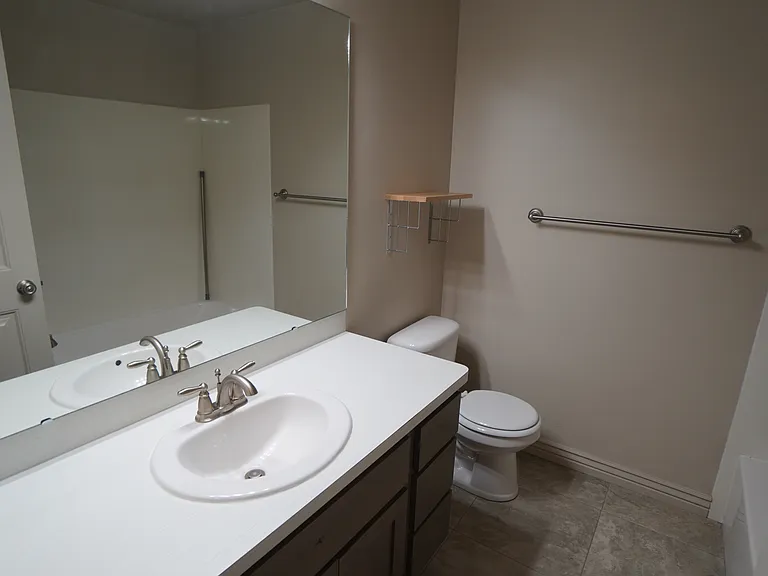 1923 N 300 W — Photo 15