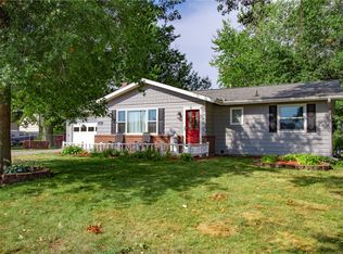 307 Farmer St, Pella, IA 50219