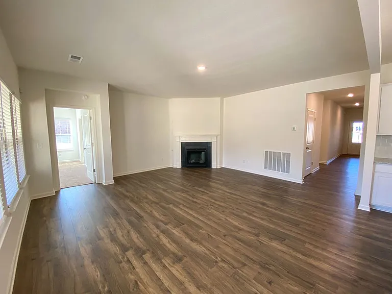 38 Crown Way — Photo 8