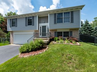 177 Willow Rd, Ingleside, IL 60041