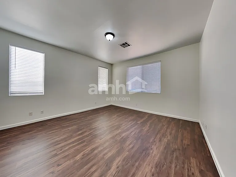 541 Kavanagh Pl — Photo 10