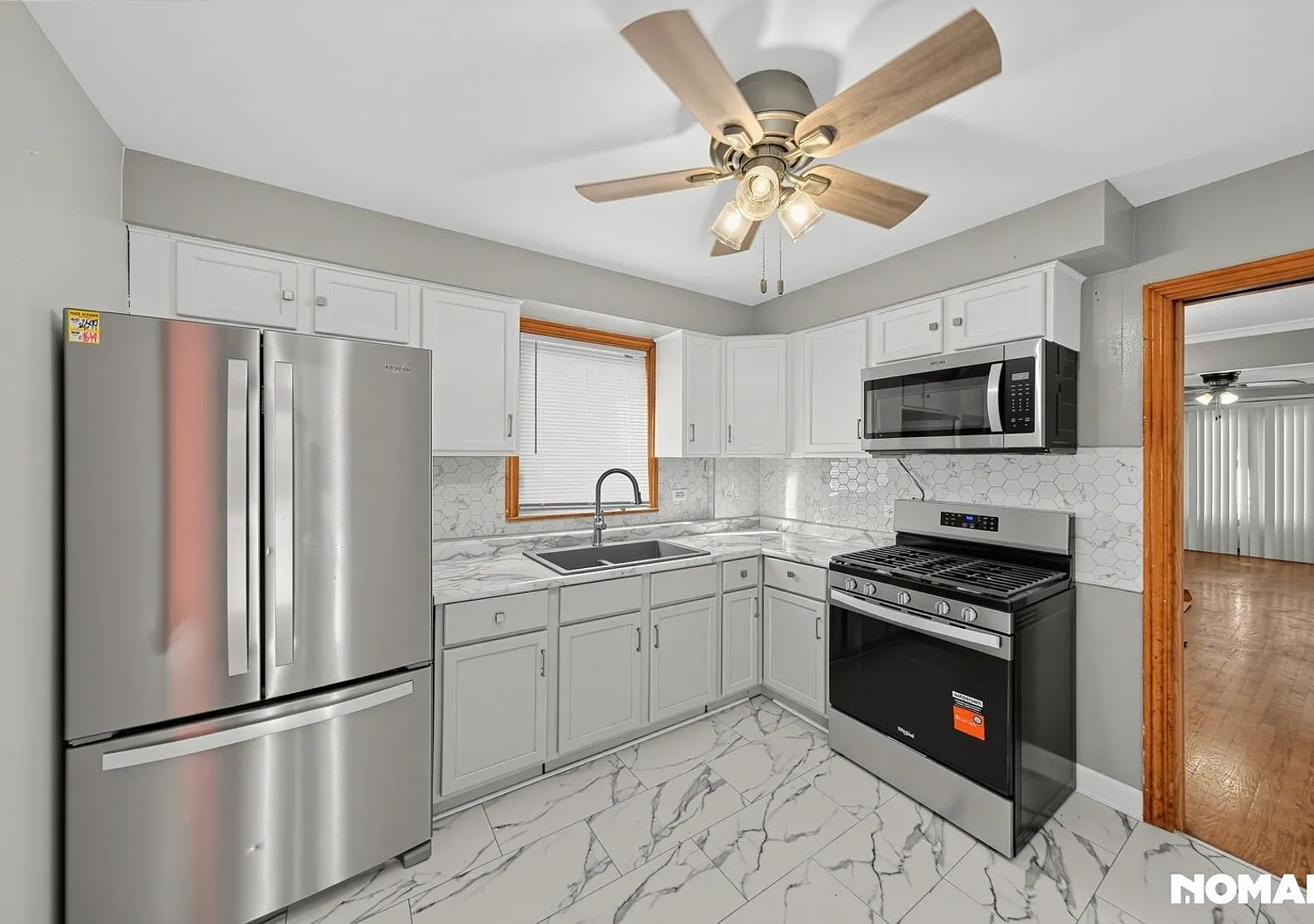 Spacious 4BR House in Dolton — Photo 4