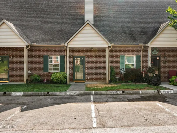 6904 Kings Crossing Way, Knoxville, TN 37918