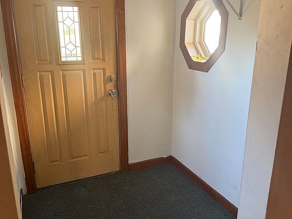 2nd image of 304 W Onota St