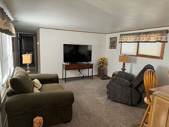 3rd image of 1621 Elm Ave