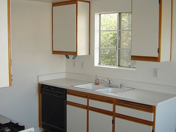 4th image of 555 Redondo Ave APT 211