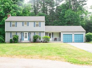 11 Northwood Dr, Wilbraham, MA 01095