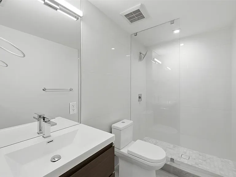 714 NE 16th Ave #102 — Photo 5