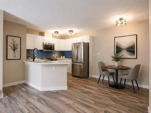 4th image of 1021 N Ross St #304