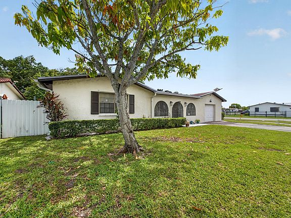 5th image of 10774 SW 175th Terrace
