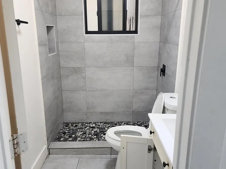 1639 Madison St #5 — Photo 3